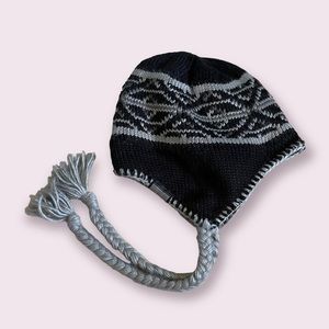 Columbia Peruvian Knit Hat Tassel Fleece Lined Black Gray Gorpcore Granola-OS